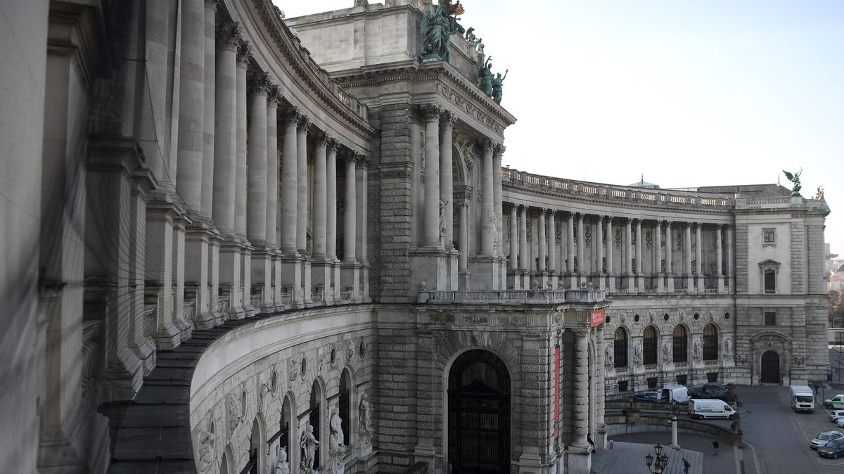 Austria breaks taboo, considers opening ‘Hitler’s balcony’